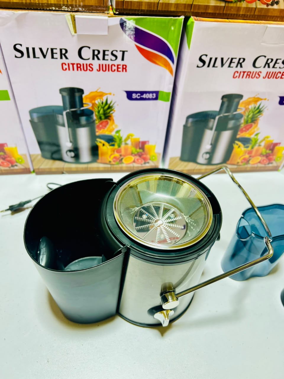Silver Crest Fruit Juicer – 2-Speed Electric Juice Extractor for Home Use