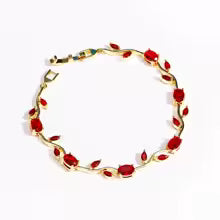 Tulip Bracelet for Women – Elegant Stainless Steel Bracelet with Golden Finish