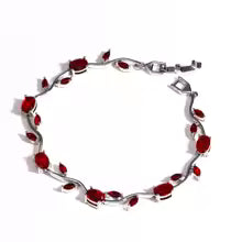Tulip Bracelet for Women β Elegant Stainless Steel Bracelet with Golden Finish